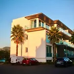 Whalesbay شقة فندقية 4*