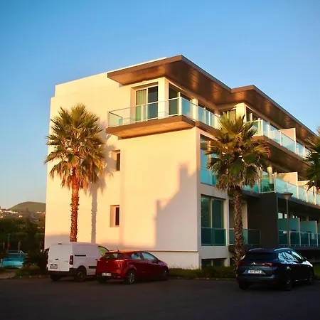 Whalesbay 公寓式酒店 4*